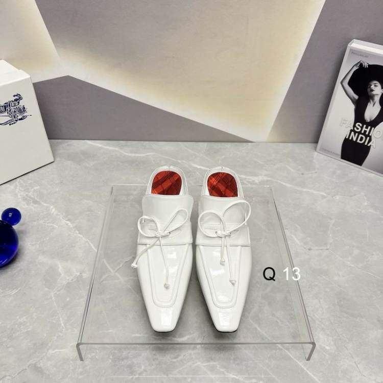 Picture of Burberry Shoes _SKUBurberrysz35-4041911.5CM4CYM0107